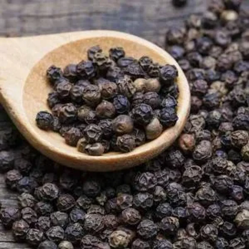 Whole Black Peppercorns - Food & Agriculture by Oviya Universal LLP