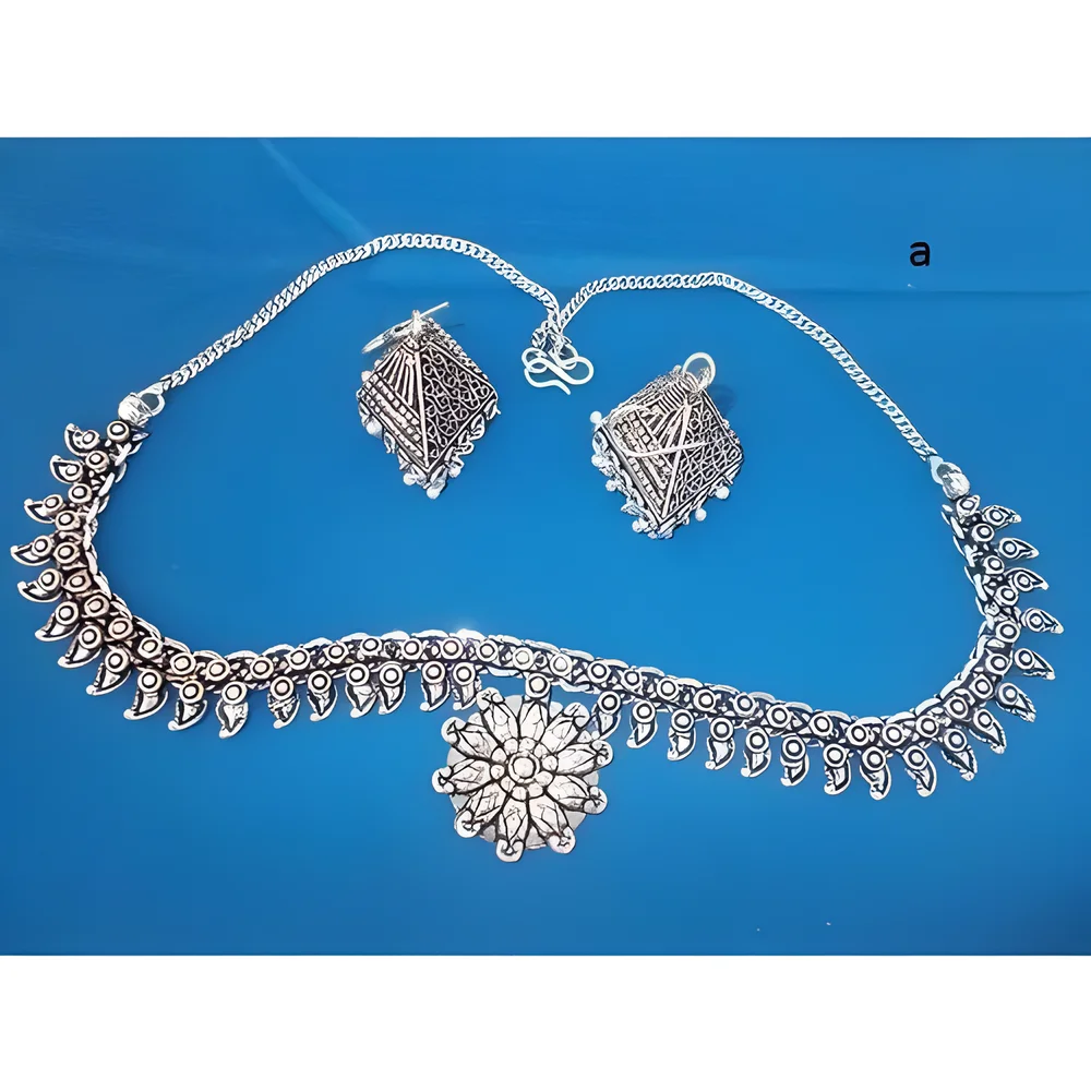 Ladies Stylish Necklaces Set - Gems & Jewelry by Jaya Jems Impex