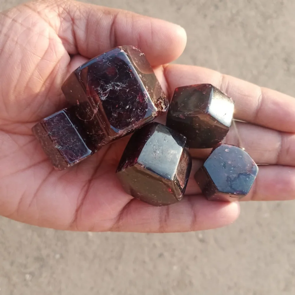 Hexa Garnet - Construction & Building Materials by Zairish Global