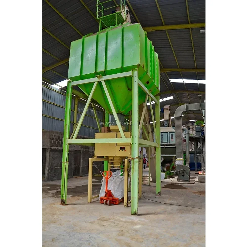 Industrial Wood Shredder Machine - Machinery & Equipment by Green Core Recycling Solution LLP